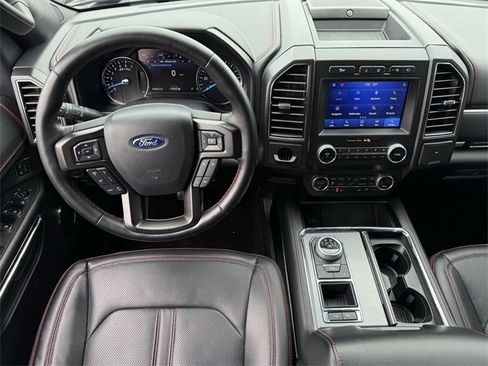 Used 2021 Ford Expedition Limited image 12