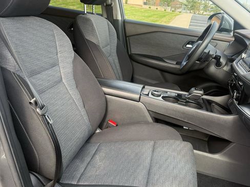 Used 2021 Nissan Rogue SV image 10