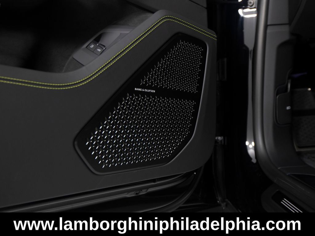 Used 2026 Lamborghini Urus S AWD/4WD image 13