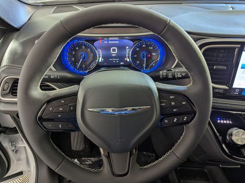 New 2026 Chrysler Pacifica Select image 19