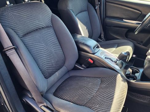 Used 2017 Dodge Journey SXT w/ Blacktop Package FWD image 7