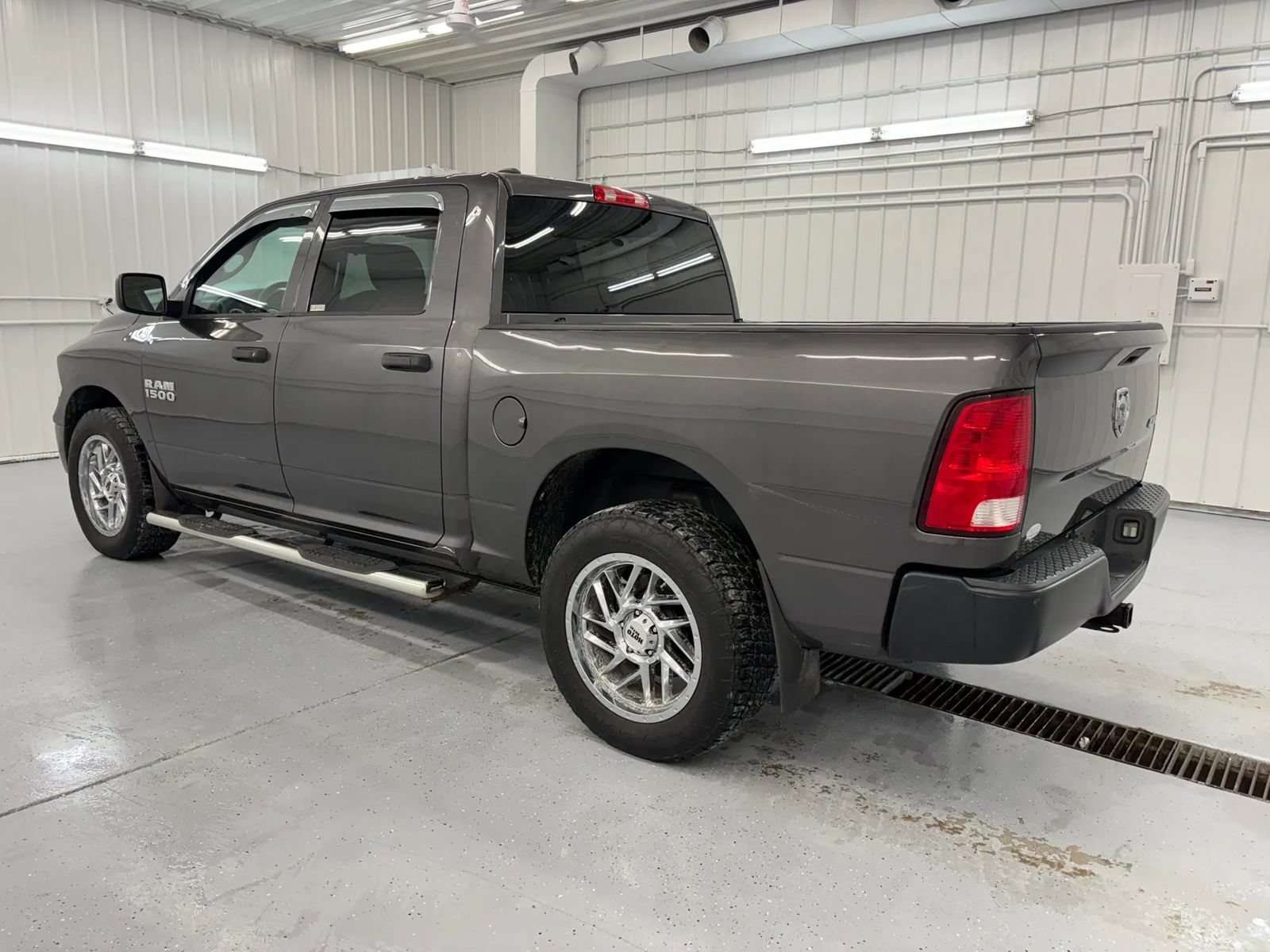 Used 2017 RAM 1500 Tradesman w/ Popular Equipment Group AWD/4WD image 3