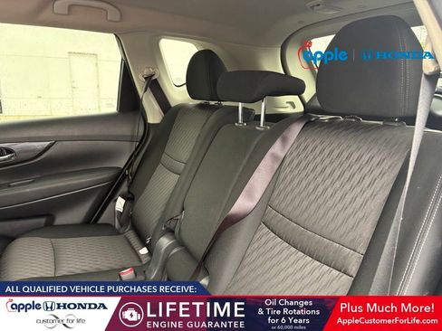 Used 2017 Nissan Rogue SV w/ SV Premium Package AWD/4WD image 5