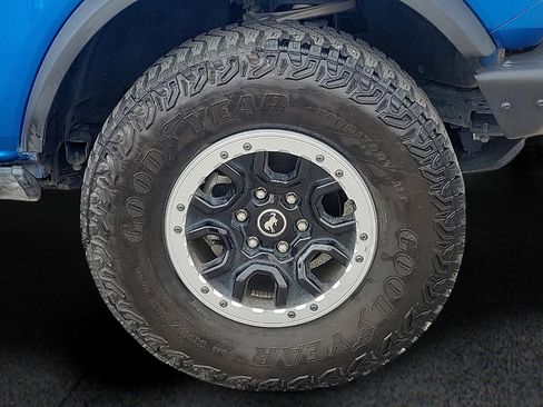 Used 2024 Ford Bronco Badlands image 7