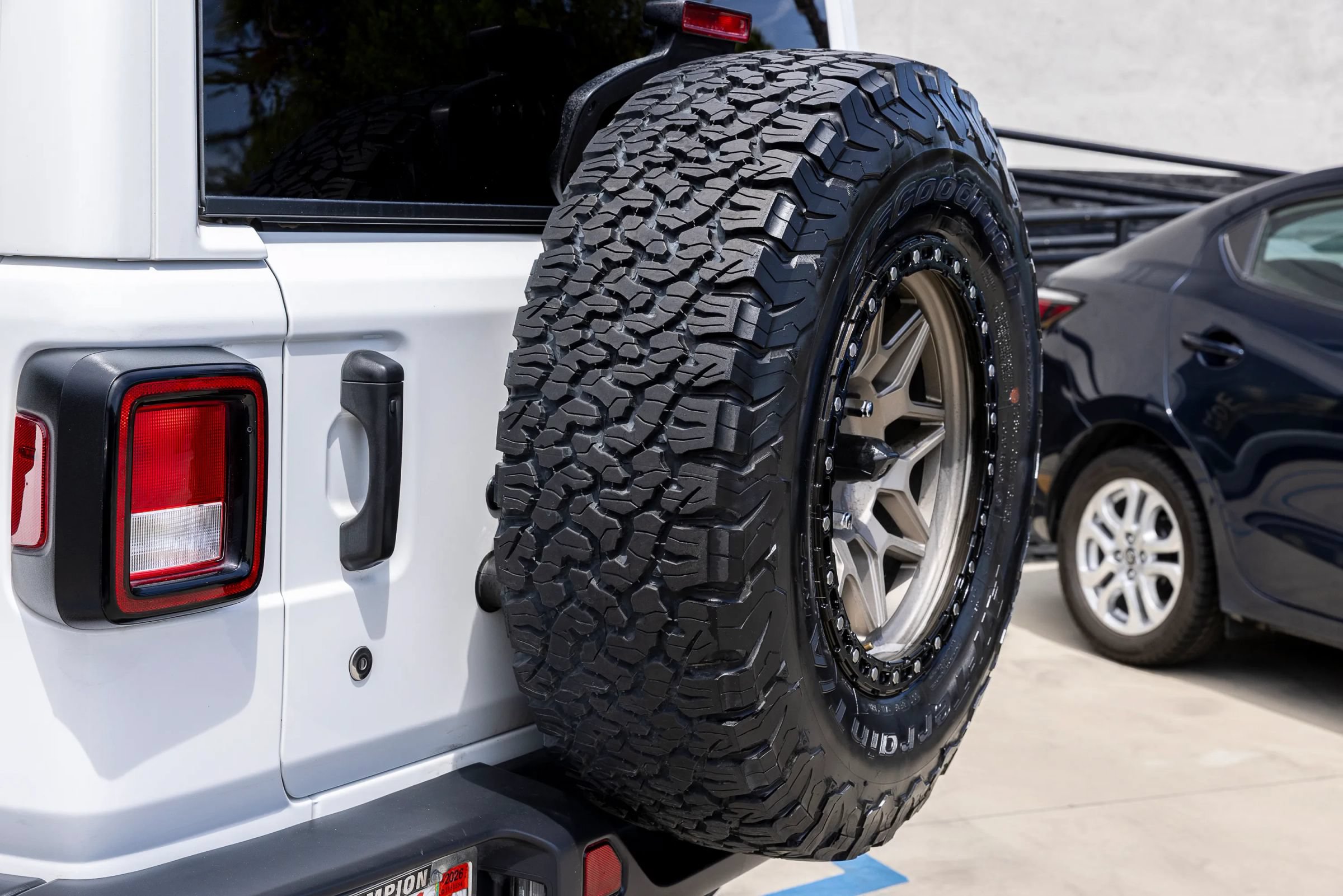 Used 2019 Jeep Wrangler Unlimited Sahara AWD/4WD image 15