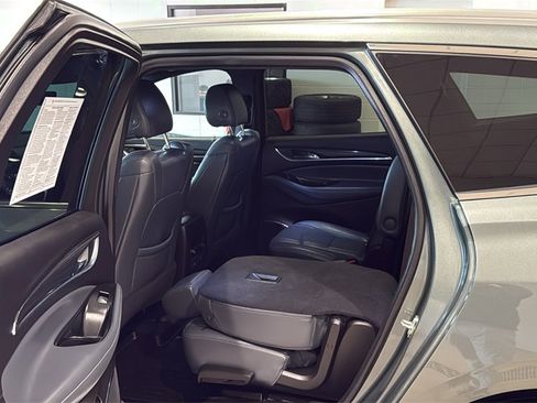 Used 2023 Buick Enclave Essence w/ Sound and Sites Package image 20