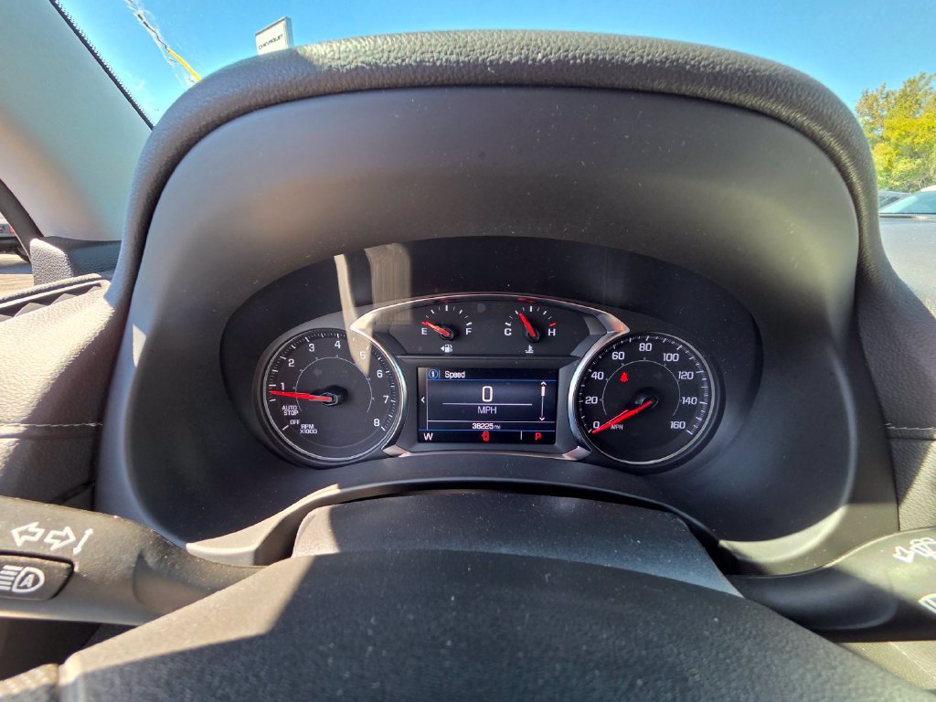 Used 2023 GMC Terrain SLE w/ Driver Convenience Package FWD image 16