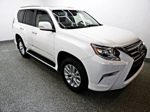 Used 2018 Lexus GX 460 Premium w/ Premium Package image 3