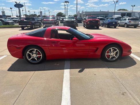 Used 2000 Chevrolet Corvette Coupe w/ Roof Pkg RWD image 26