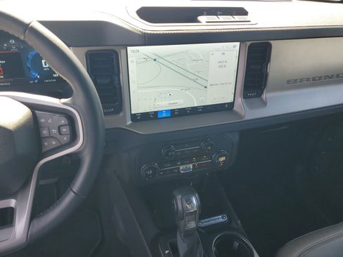 Used 2025 Ford Bronco Outer Banks AWD/4WD image 22