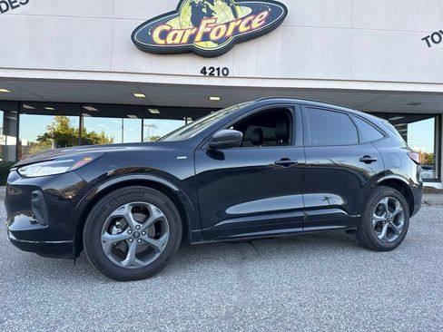Certified 2023 Ford Escape ST-Line w/ Tech Pack #1 FWD image 5