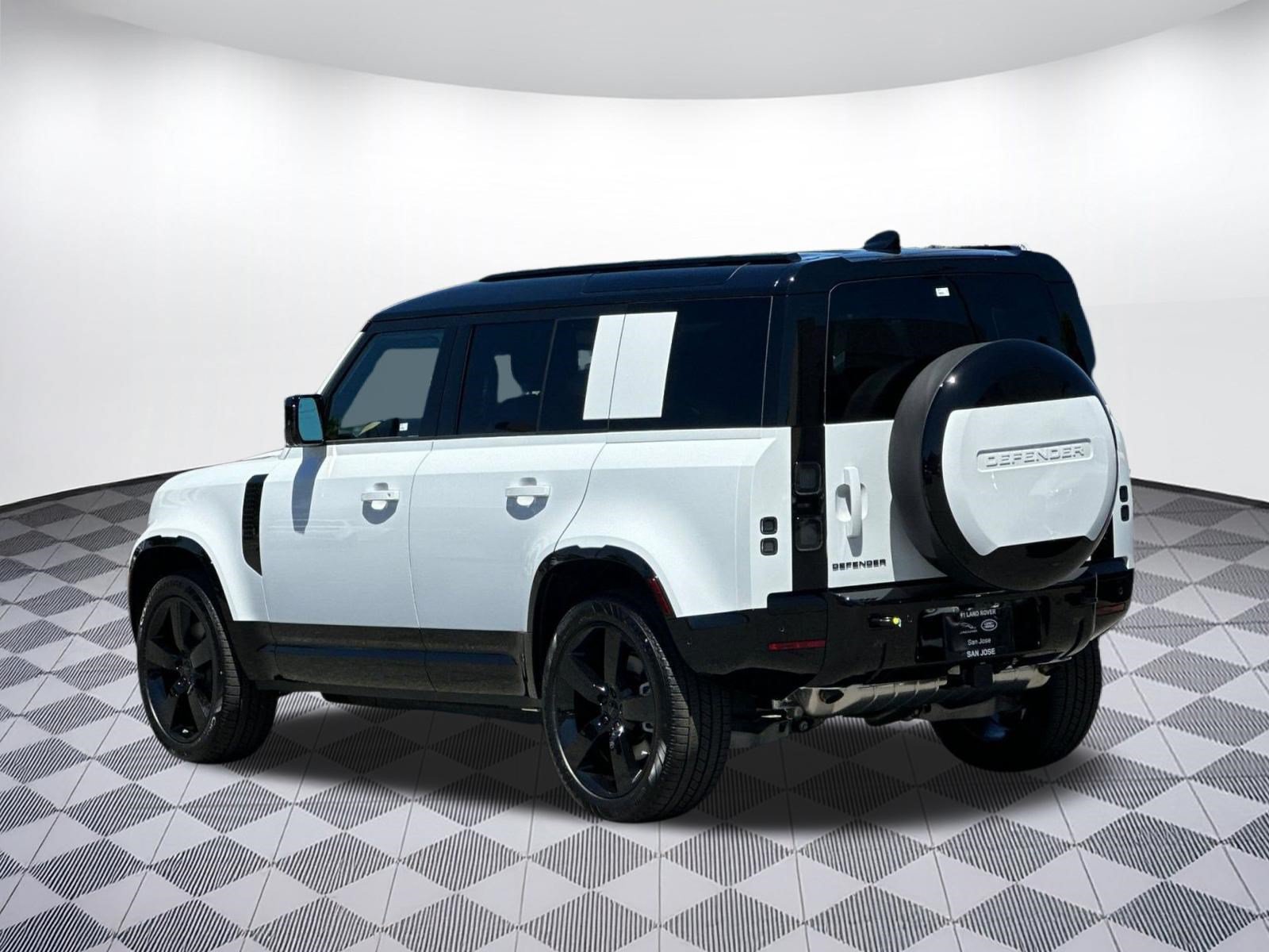 New 2026 Land Rover Defender 110 X-Dynamic SE AWD/4WD image 3