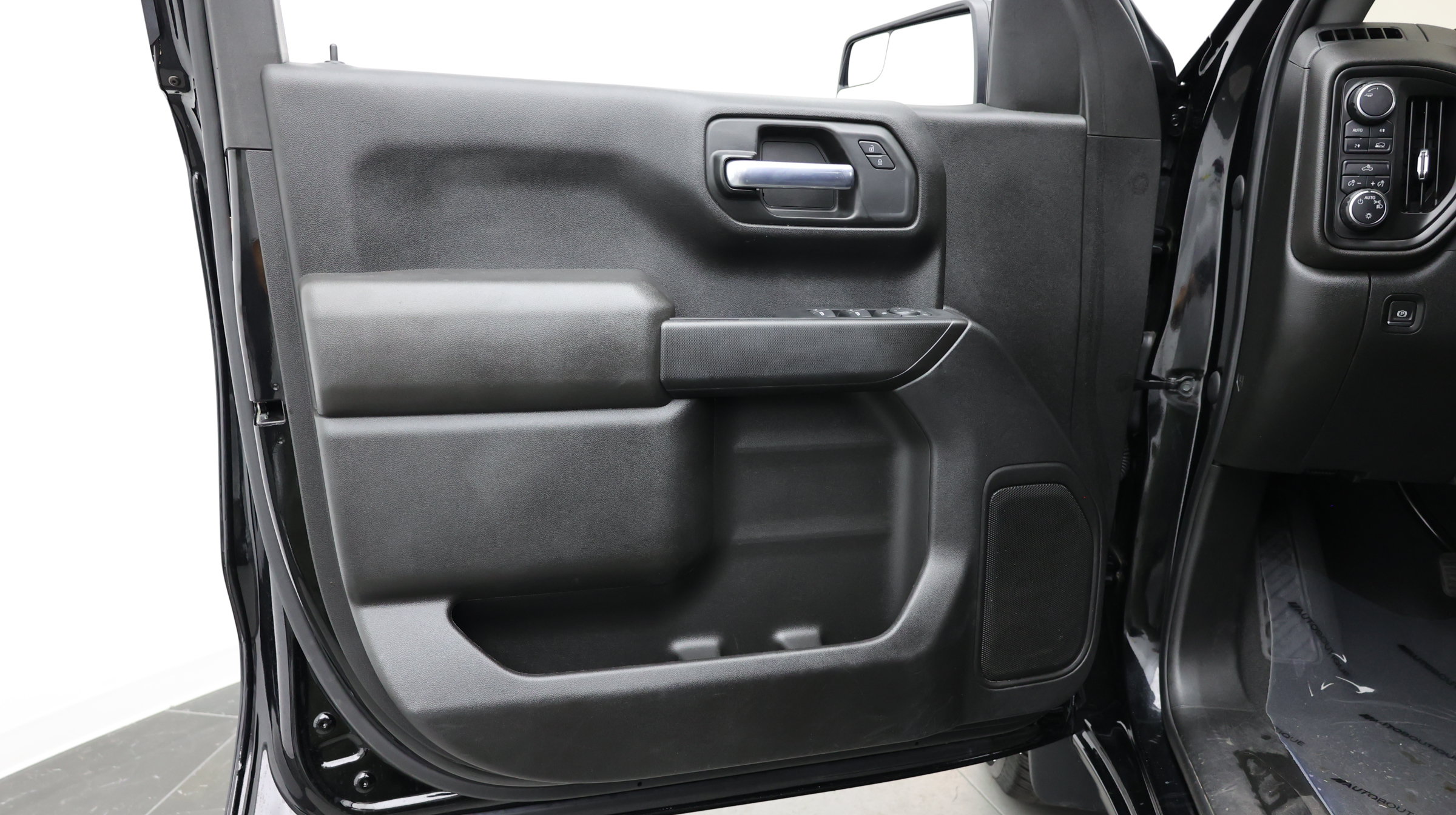 Used 2023 Chevrolet Silverado 1500 Custom AWD/4WD image 21