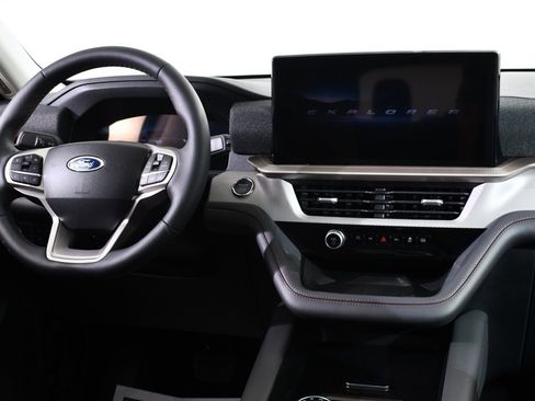 New 2025 Ford Explorer Active w/ Active Comfort Package image 8