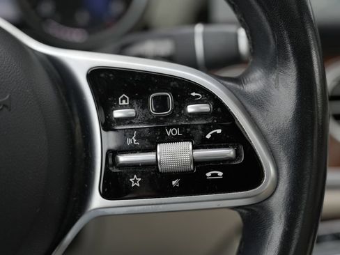 Used 2019 Mercedes-Benz E 300 4MATIC image 48