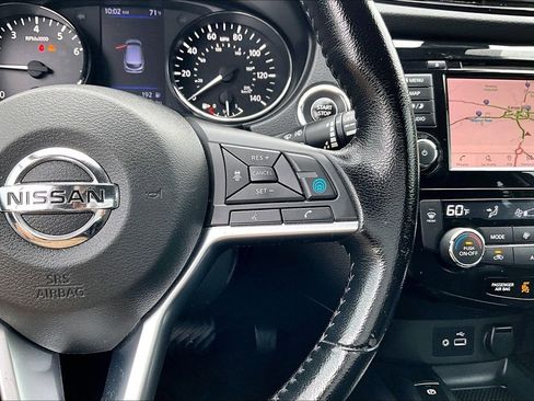 Used 2019 Nissan Rogue Sport SV w/ Technology Package FWD image 19