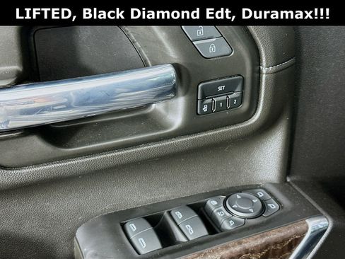 Used 2023 GMC Sierra 3500 Denali w/ Denali Black Diamond Edition image 20