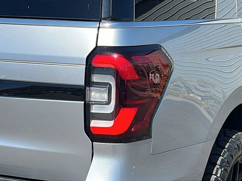 Certified 2022 Ford Expedition Limited image 7