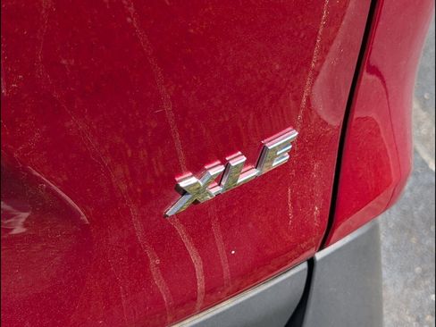 Used 2025 Toyota RAV4 XLE w/ Convenience Package image 8