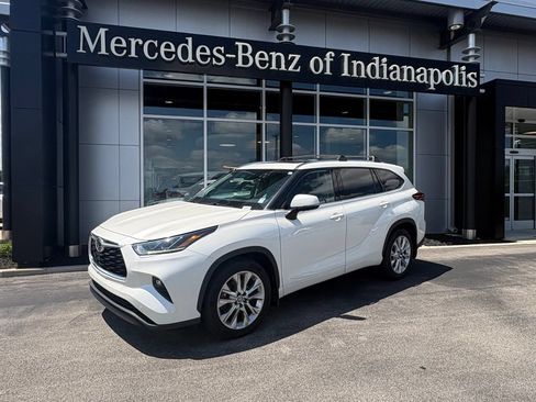 Used 2021 Toyota Highlander Limited AWD/4WD image 1