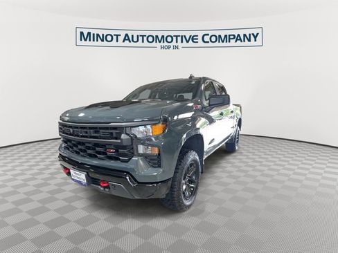 Used 2025 Chevrolet Silverado 1500 Custom Trail Boss AWD/4WD image 4