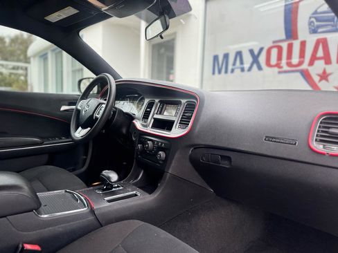 Used 2013 Dodge Charger SE image 37