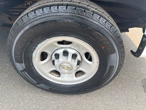 Used 2022 Chevrolet Express 2500 Extended RWD image 9