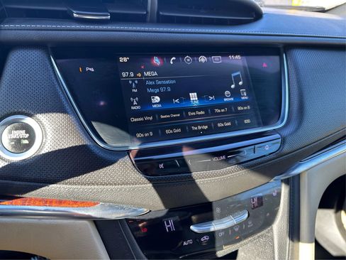 Used 2017 Cadillac XT5 Luxury w/ Driver Awareness Package image 13