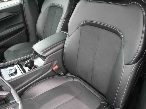 Certified 2025 Jeep Grand Cherokee Altitude AWD/4WD image 25