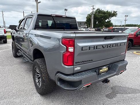 Used 2022 Chevrolet Silverado 1500 RST w/ LPO, Blackout Package AWD/4WD image 6