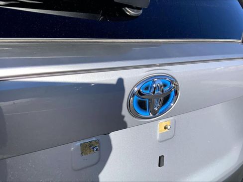 Used 2021 Toyota RAV4 Limited image 27