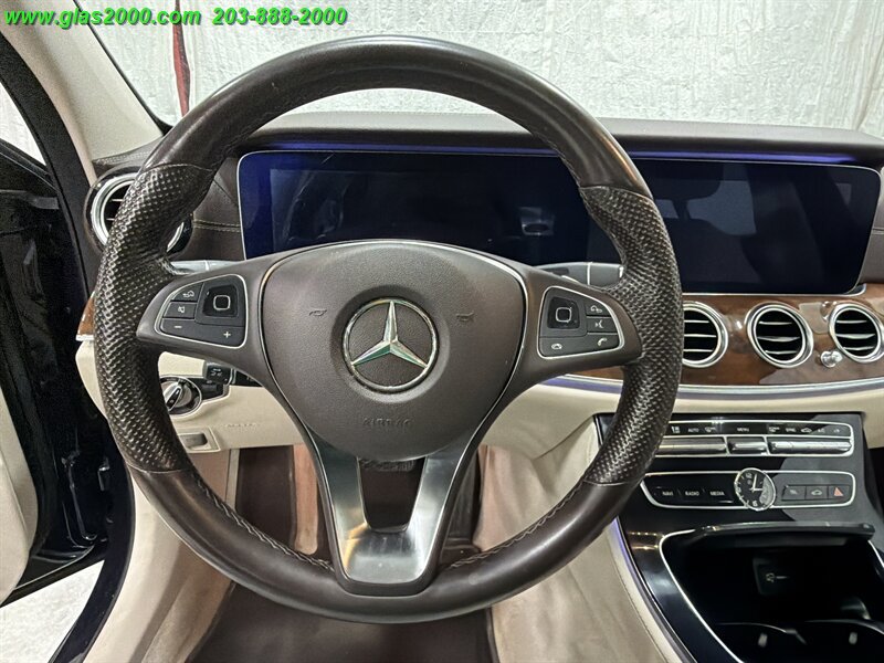 Used 2017 Mercedes-Benz E 400 4MATIC Wagon image 4