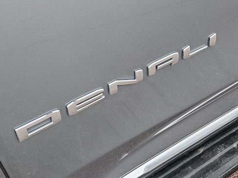 Used 2025 GMC Yukon Denali image 18