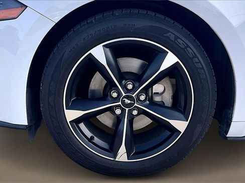 Used 2018 Ford Mustang Coupe image 6