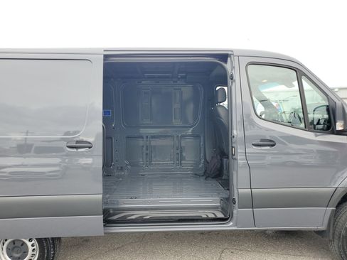 Used 2025 Mercedes-Benz Sprinter 2500 image 16