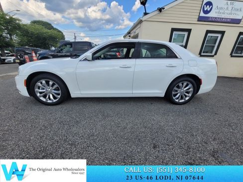 Used 2016 Chrysler 300 Limited AWD/4WD image 7