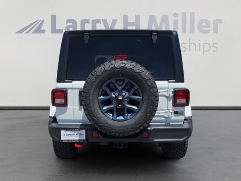 New 2026 Jeep Wrangler Unlimited Sport w/ Dual Top Group AWD/4WD image 4