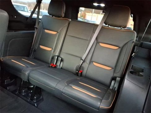 Used 2023 GMC Yukon XL AT4 w/ AT4 Premium Plus Package image 14