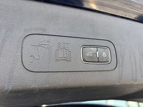 Used 2023 Lincoln Aviator AWD w/ Elements Package image 18