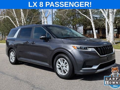 Used 2024 Kia Carnival LX image 2