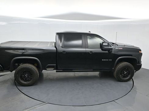 Used 2025 Chevrolet Silverado 2500 ZR2 w/ Technology Package image 45