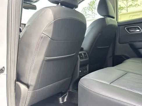 Used 2024 Nissan Rogue Platinum w/ Platinum Premium Package FWD image 15