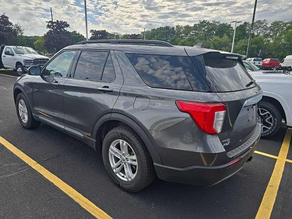Used 2020 Ford Explorer XLT w/ Equipment Group 202A AWD/4WD image 5