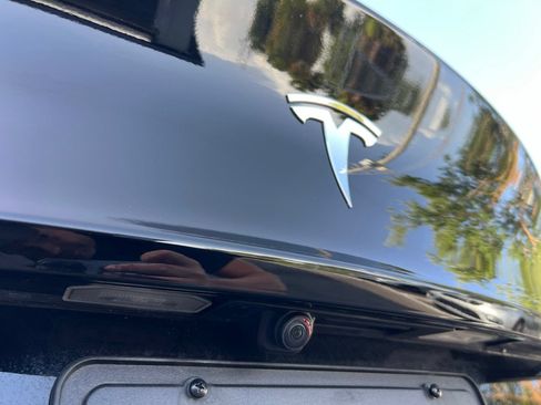 Used 2023 Tesla Model Y 2WD image 26