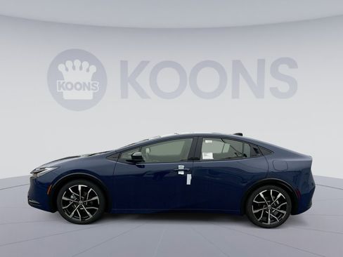 New 2026 Toyota Prius Plug-In Hybrid FWD image 2