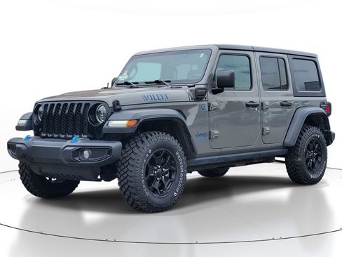 Used 2023 Jeep Wrangler Unlimited w/ Cold Weather Group AWD/4WD image 2