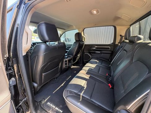 Used 2019 RAM 1500 Laramie AWD/4WD image 17