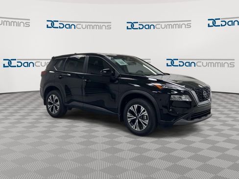 Used 2023 Nissan Rogue SV AWD/4WD image 2