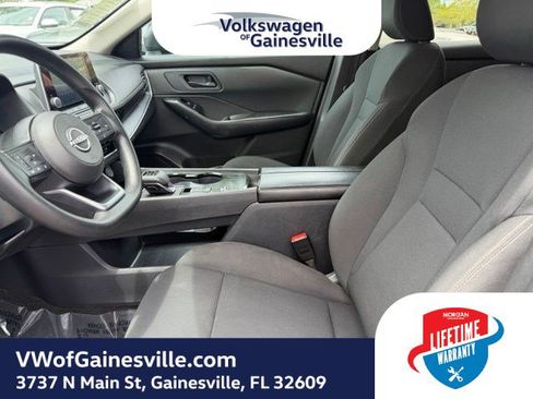 Used 2024 Nissan Rogue S FWD image 19