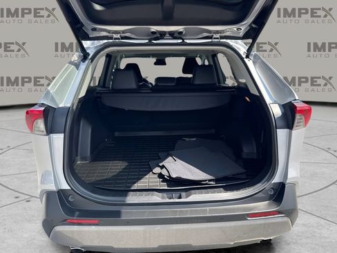 Used 2019 Toyota RAV4 Limited FWD image 18
